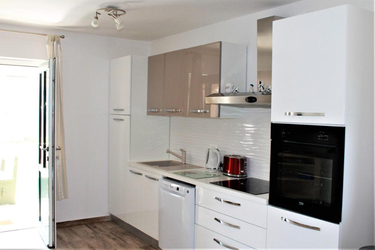 Apartmani Klaudija Valun Exterior photo
