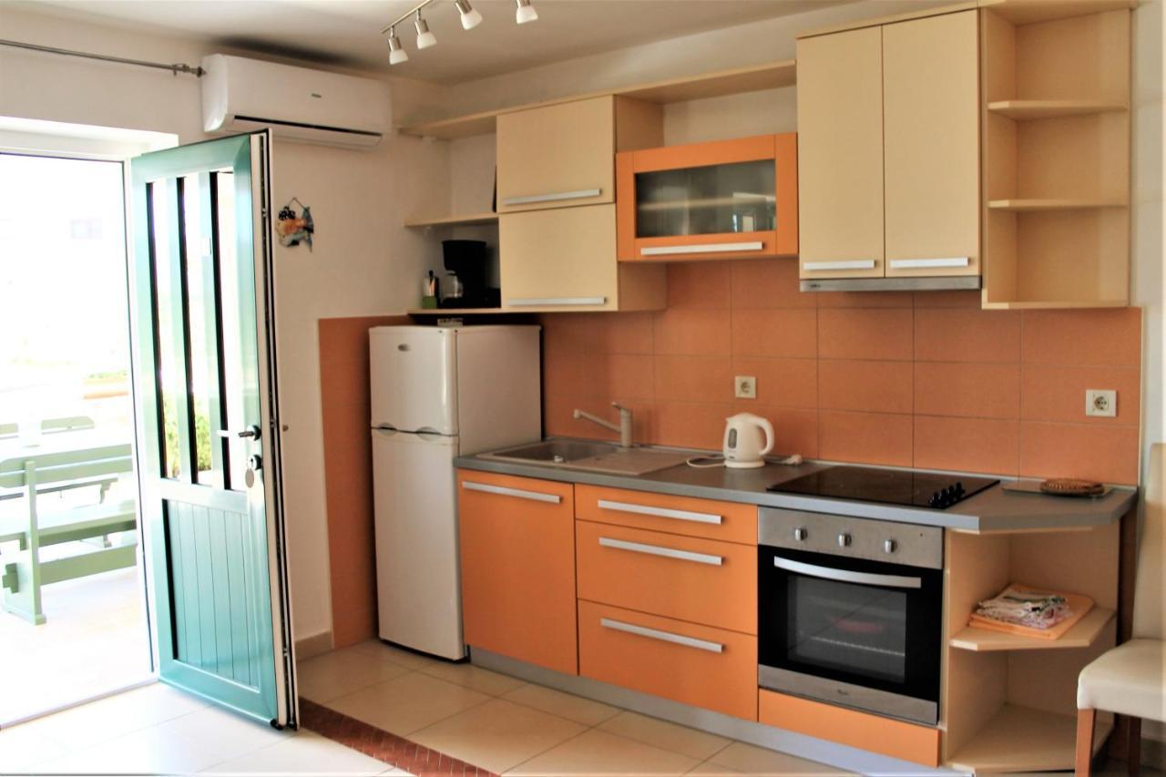Apartmani Klaudija Valun Exterior photo